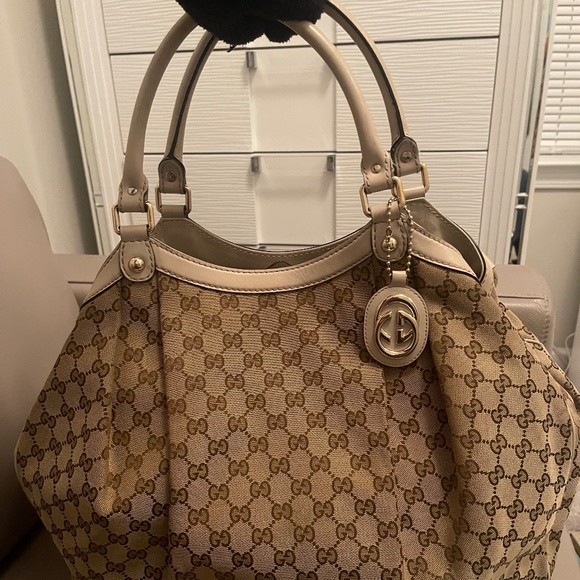 Purse - Picture 1 of 5